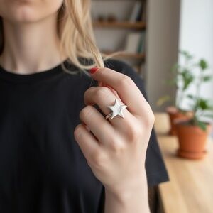 Sterling Silver Star Ring - Size 7